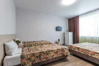 Гостиница Золотой Берег Архипо-Осиповка Четырёхместный с удобствами на этаже-3