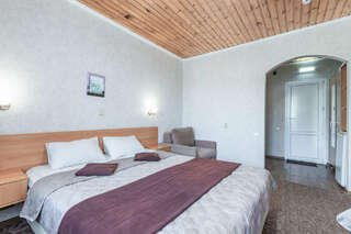 Гостиница Золотой Берег Архипо-Осиповка Трехместный стандарт-2